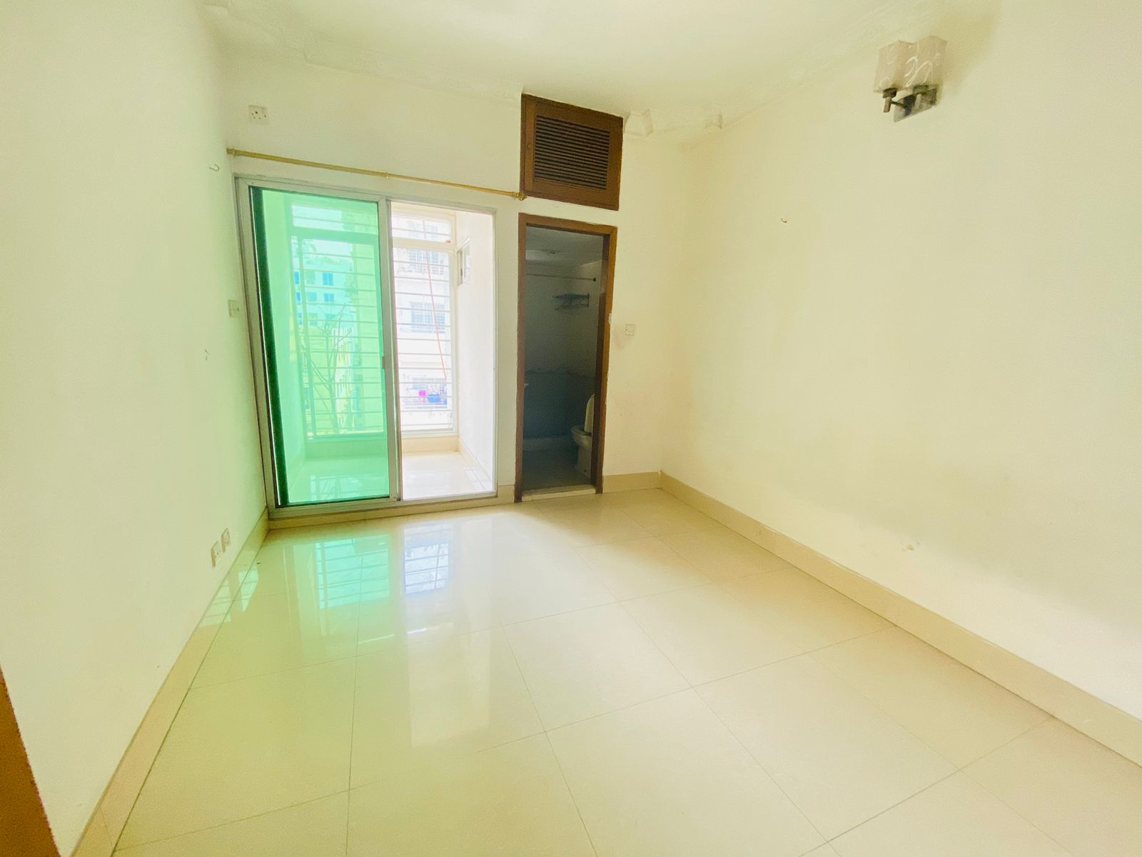 1235 SFT Used Ready Apartment for Sale in Bashundhara RA 5