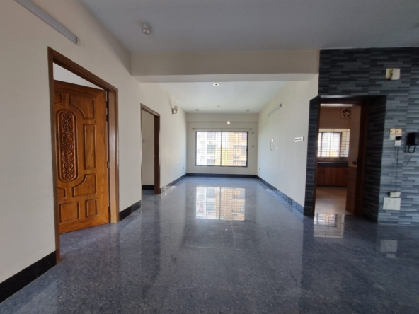 2547 SFT Used Flat for Sale in Bashundhara 2