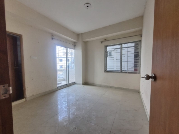 1100 SFT Flat for Sale in Khilgaon 3