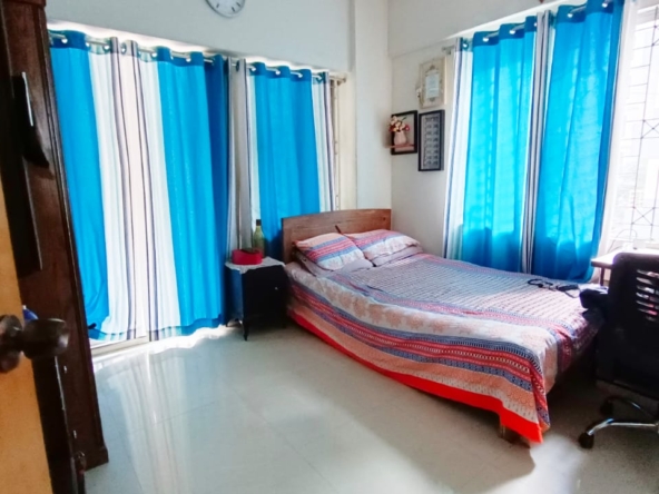 Ready flat for sale in Uttara Sector-11 – 3-bed, 1703 sft south-facing apartment with balconies, lift, and car parking.