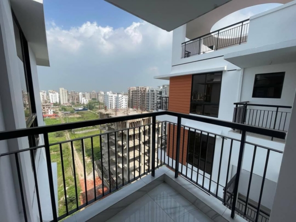 2150 SFT Ready Apartment for Sale in Bashundhara RA 5