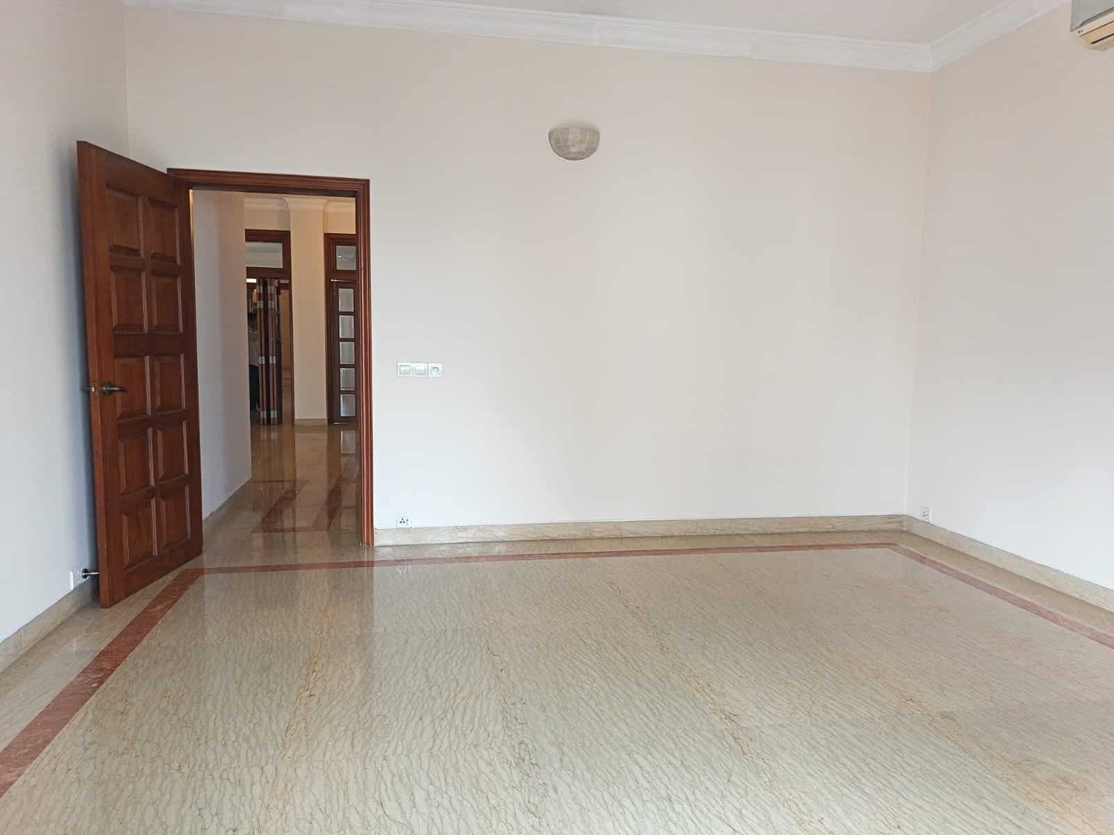 4432 SFT Luxury Apartment in North Gulshan 6