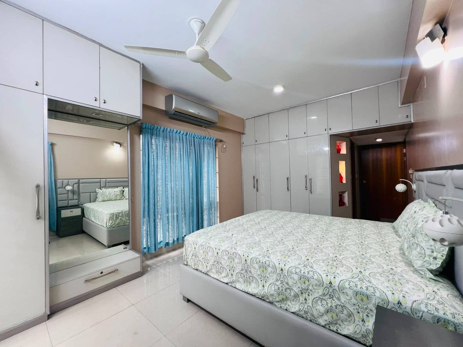 1970 Sqft Single Unit Flat for Sale in Bashundhara RA 6