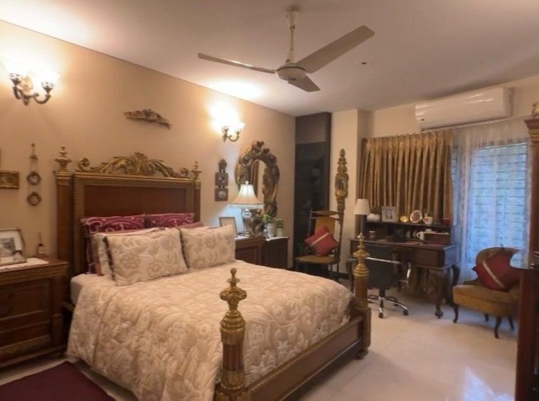 3346 Sqft Lake View Flat for Sale in Dhanmondi 10